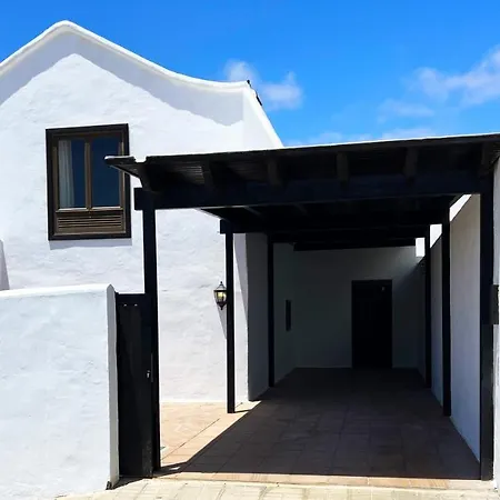 Villa With Heated Pool *