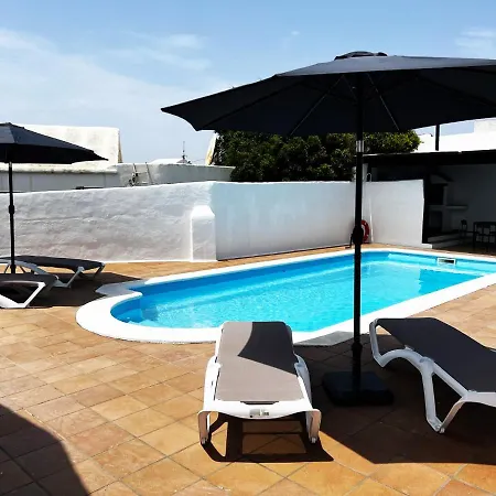 Villa With Heated Pool Nazaret