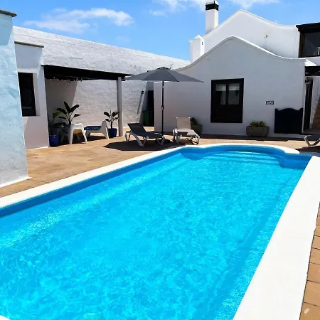 Villa With Heated Pool Nazaret