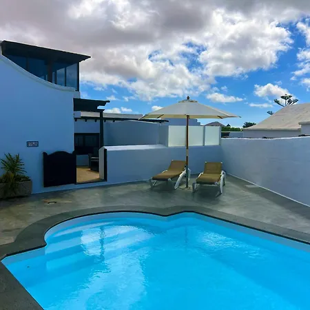 With Heated Pool 빌라 *